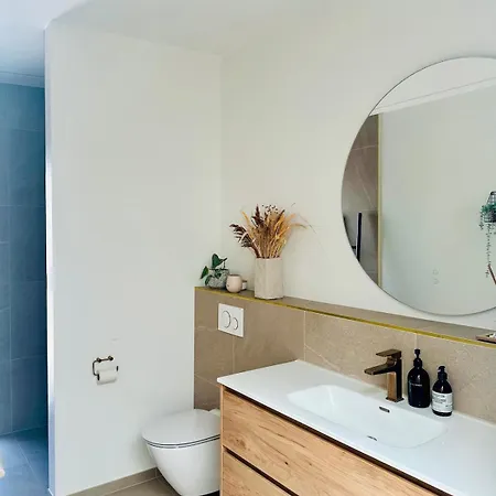 A Luxurious Gem Egå