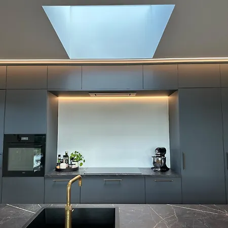 A Luxurious Gem Βίλα